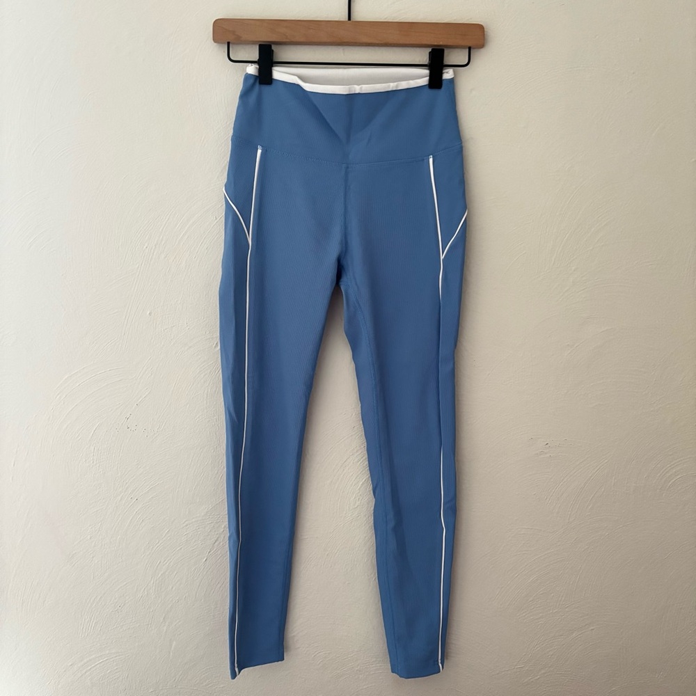Wilo Blue and White Active Leggings Size Small Athletic Athleisure Workout